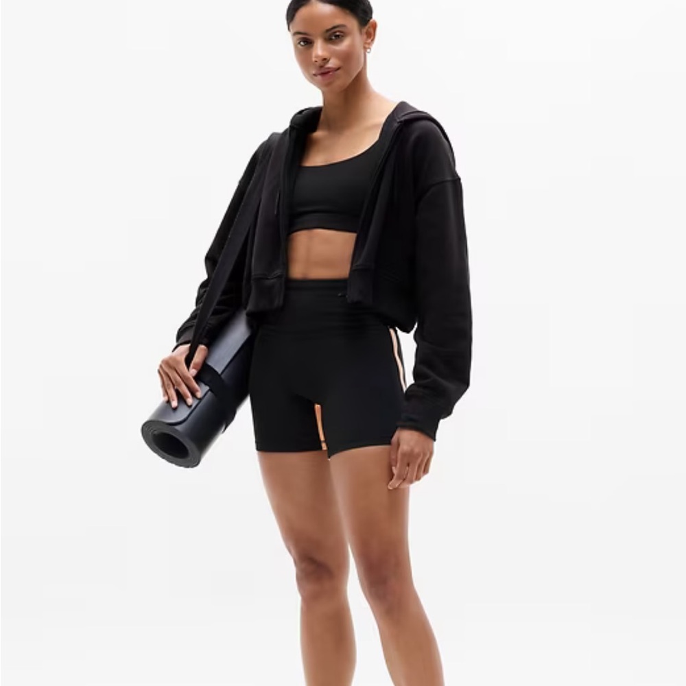 NWT Athleta Elation Tipped Shorts